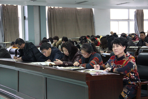 585b852908239.jpg 1宣讲会现场_副本.jpg