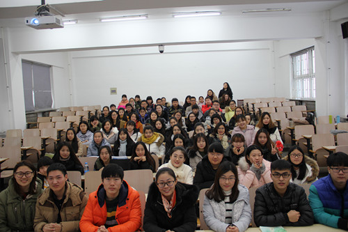 585289da5f903.jpg 2合影留念_副本.jpg