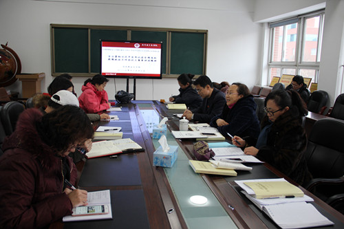58578f2e00ecc.jpg 3赵美艳经理总结座谈会_副本.jpg